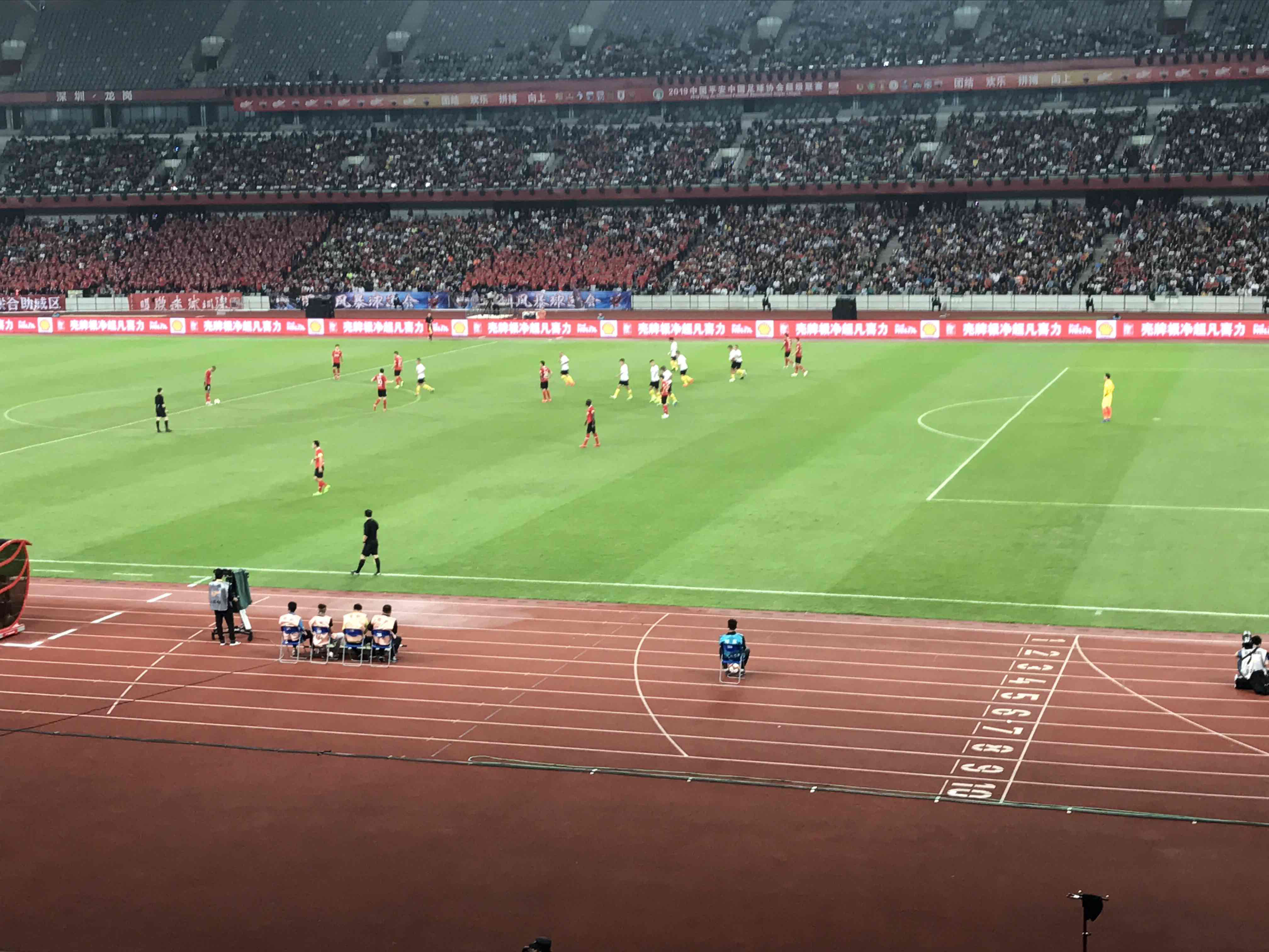 易胜博体育-实地报道：华夏幸福客场获胜，暂居榜首，一飞冲天