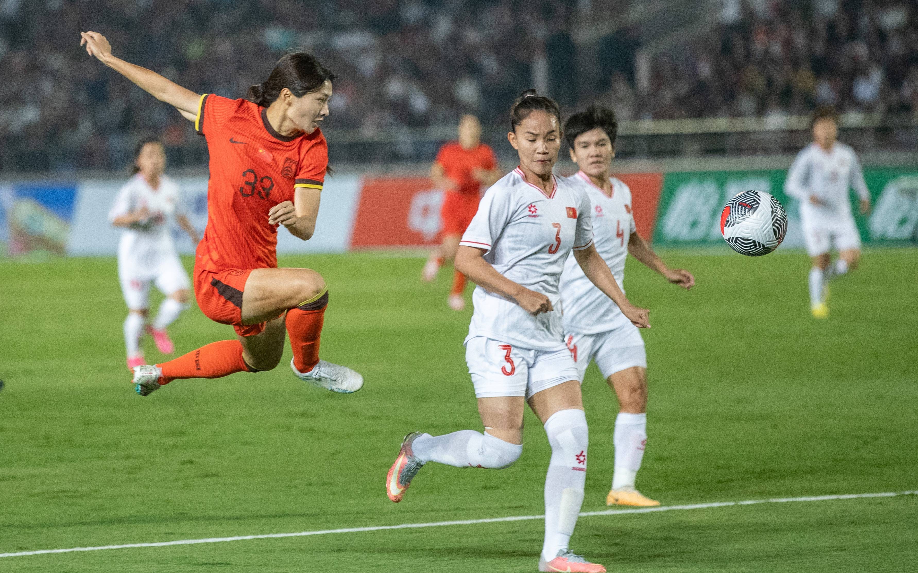 女足选手在国际比赛中展现出顶尖水平