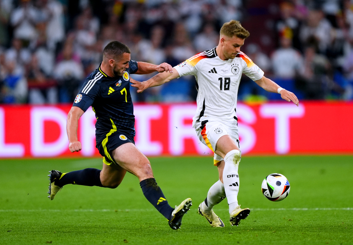 波兰全取三分，中场创造进球机会锁定胜局