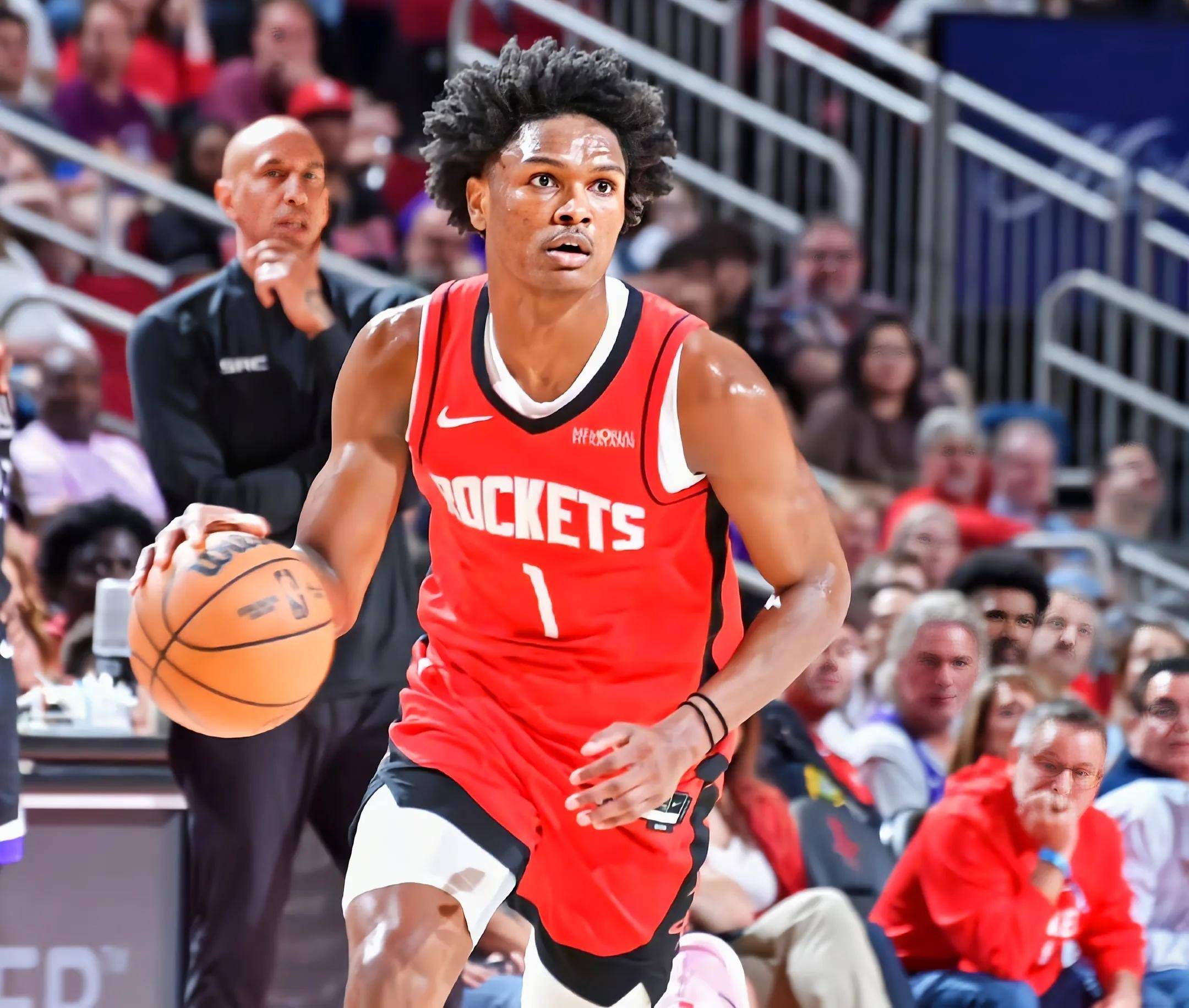 火箭客场大胜雷霆,篮网遭遇连败 火箭客场大胜雷霆,篮网遭遇连败