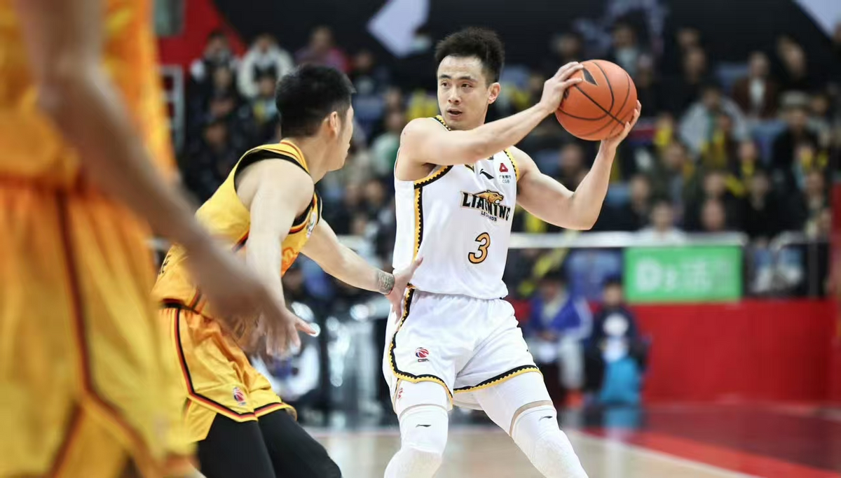 广东队与山东男篮争夺胜利权益