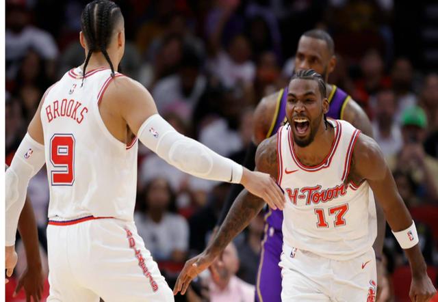 鹈鹕队展现实力，英格拉姆带队轻取胜利