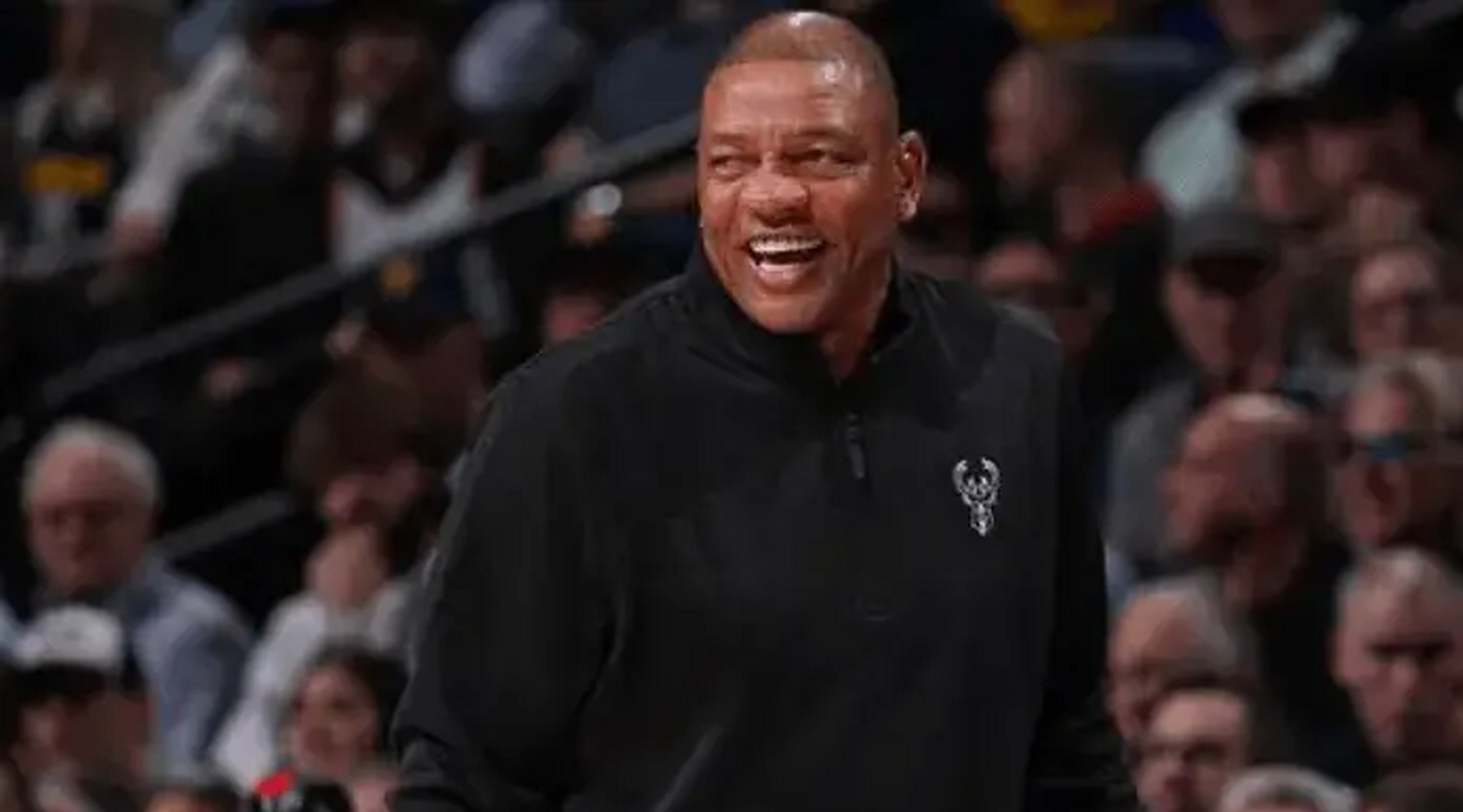 开拓者客场击败雄鹿，终结两连败