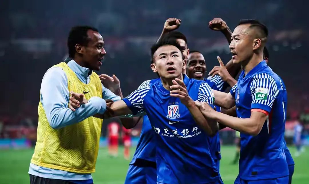 富力客场对阵申花，全队备战决胜时刻