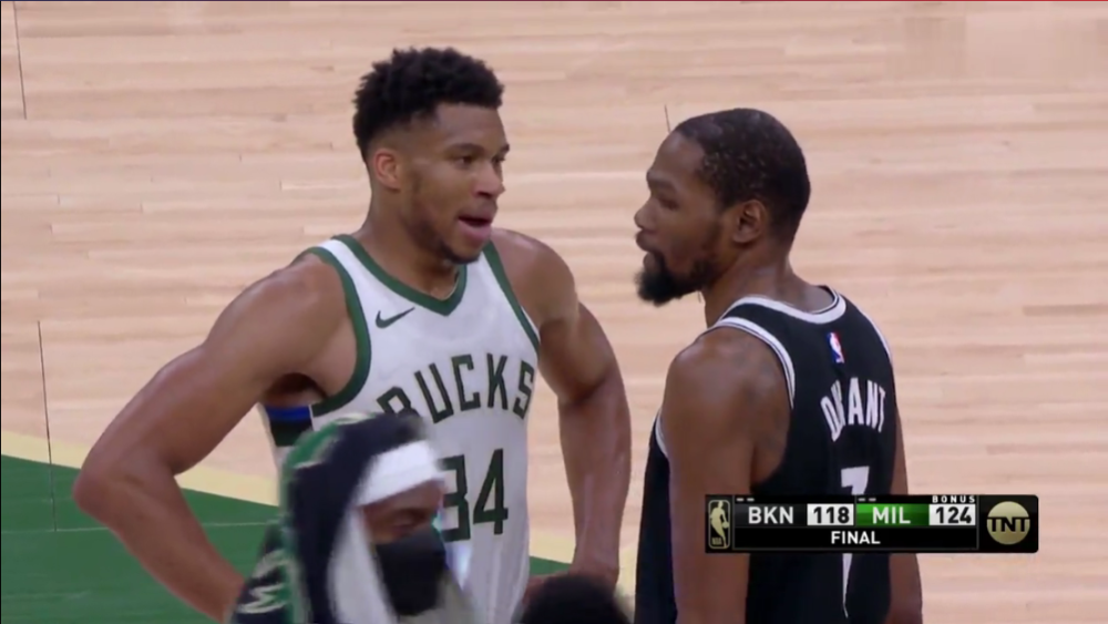 雄鹿群星发威，连续爆发赢得连胜