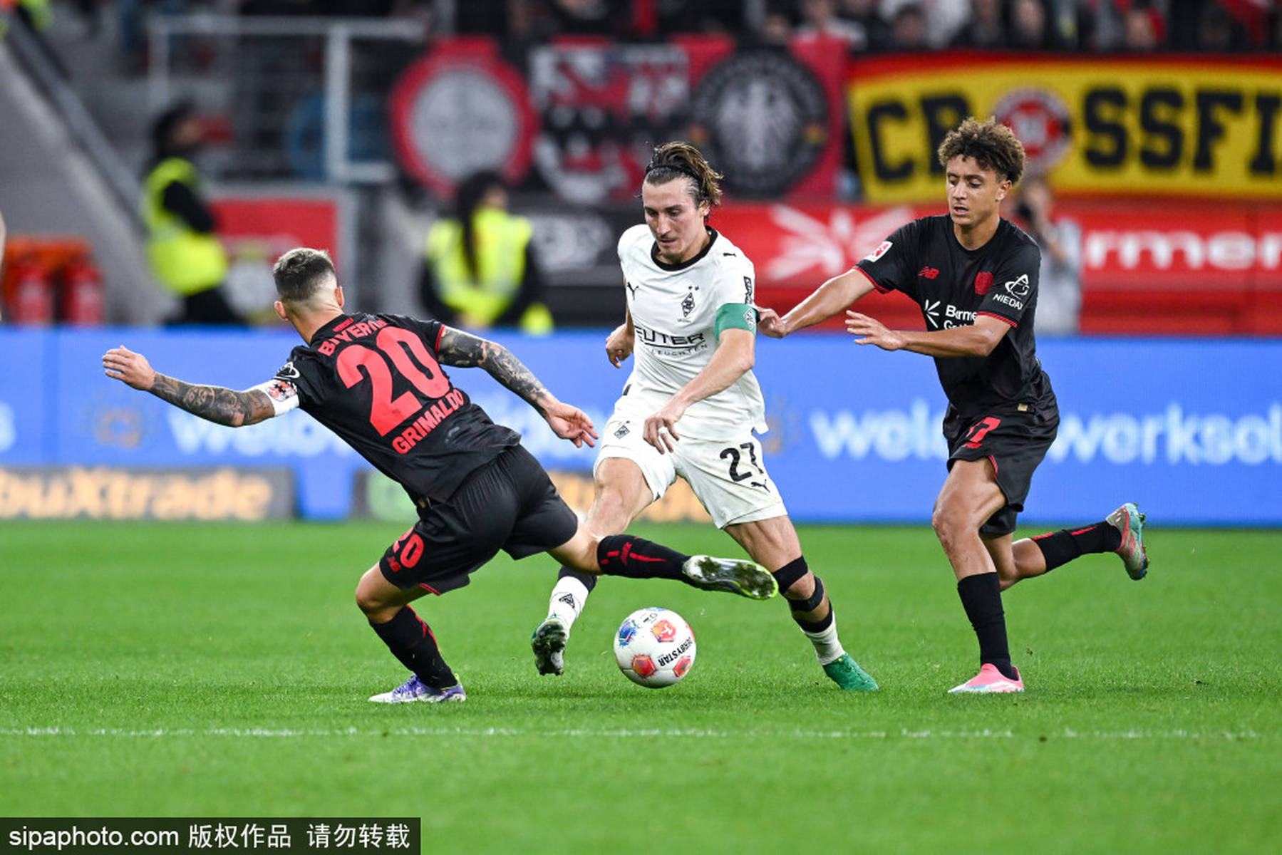 精英对决！勒沃库森与门兴格拉德巴赫激战