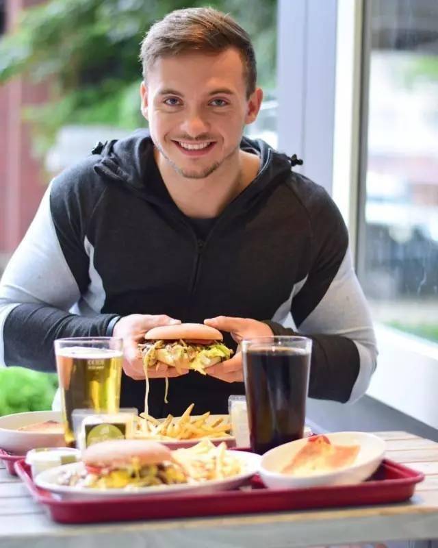 佛罗伦萨球员集体减脂健身，提升体能