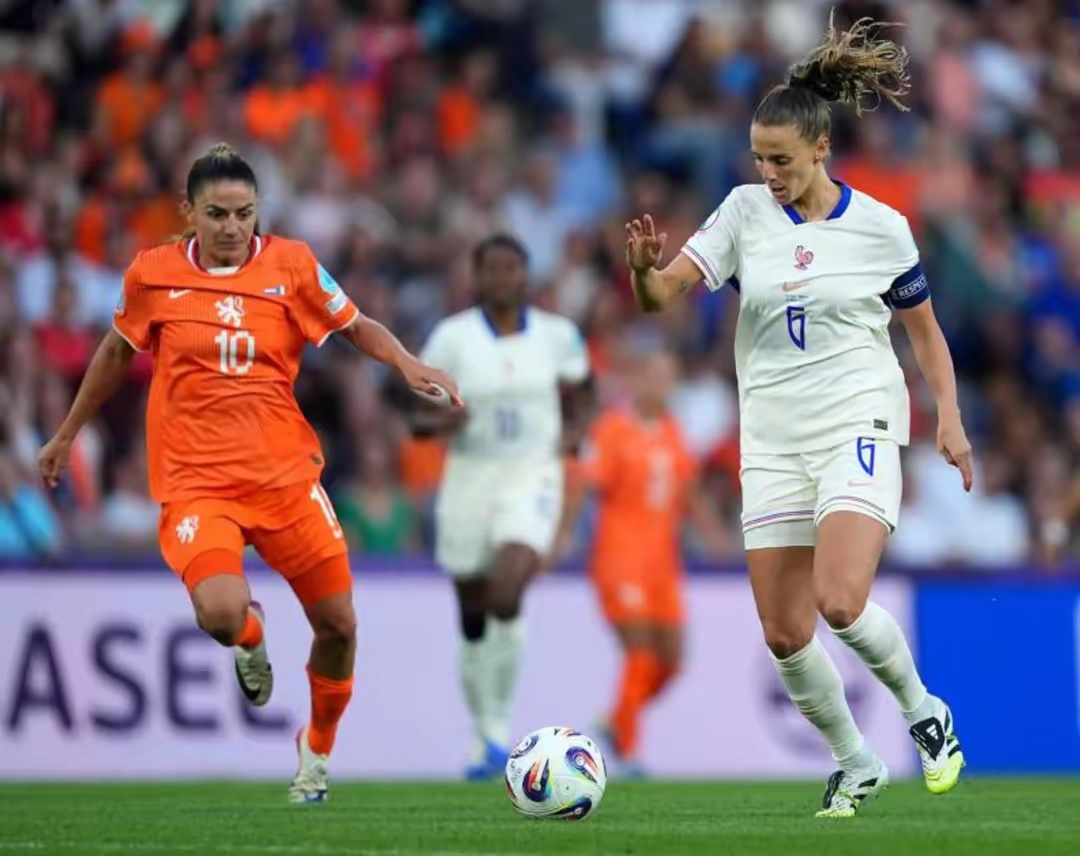 欧洲杯预选赛临近尾声，各队敢拼敢抢