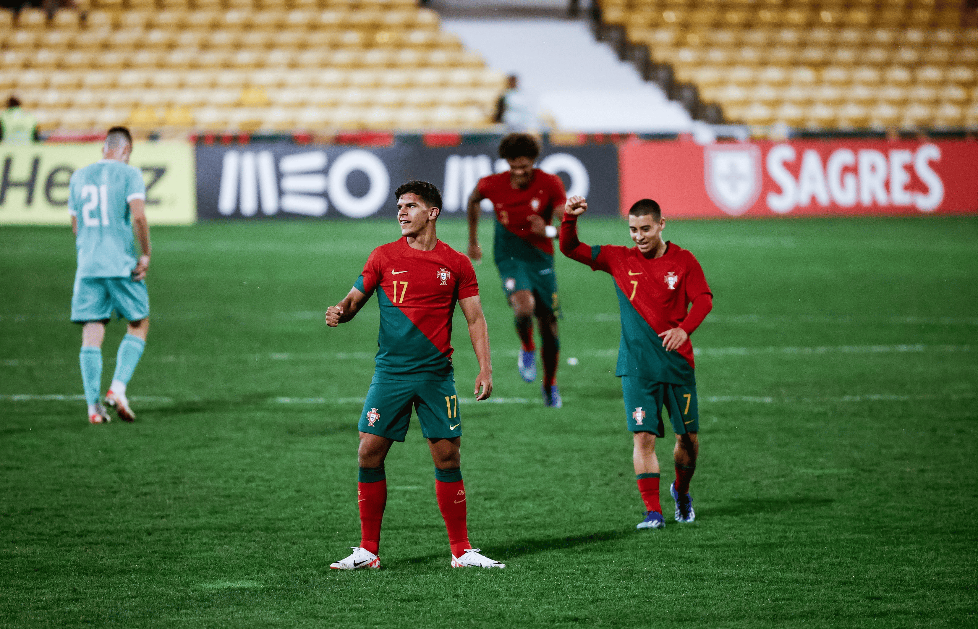 捷克战胜斯洛伐克,备受关注的对决赢得瞩目 捷克战胜斯洛伐克,备受关注的对决赢得瞩目