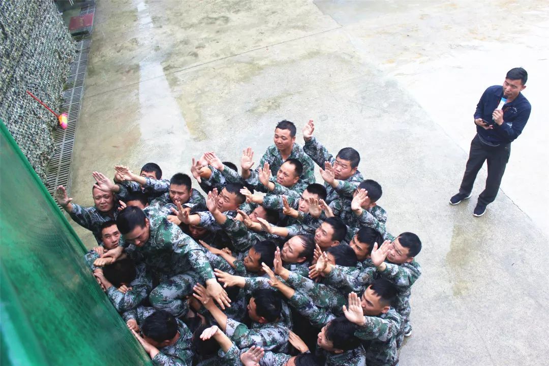 球队内部拉练，各派精英全力以赴，挑战极限