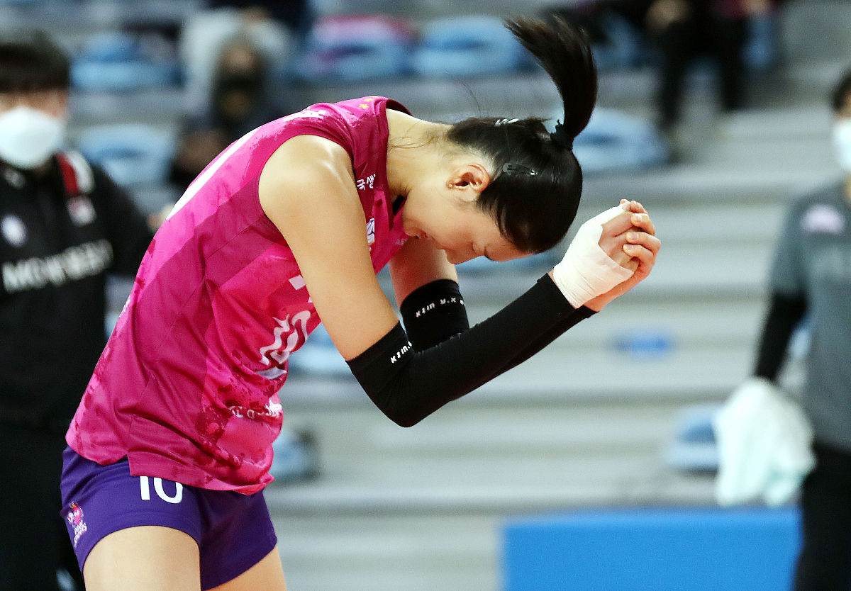 墨西哥选手勇夺女子三级跳水冠军