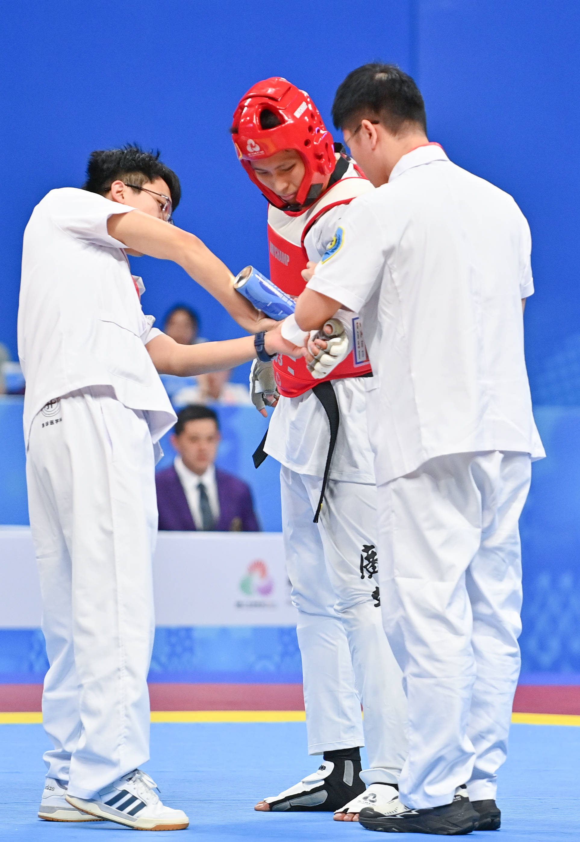 跆拳道男子68公斤级：韩国选手勇夺冠军