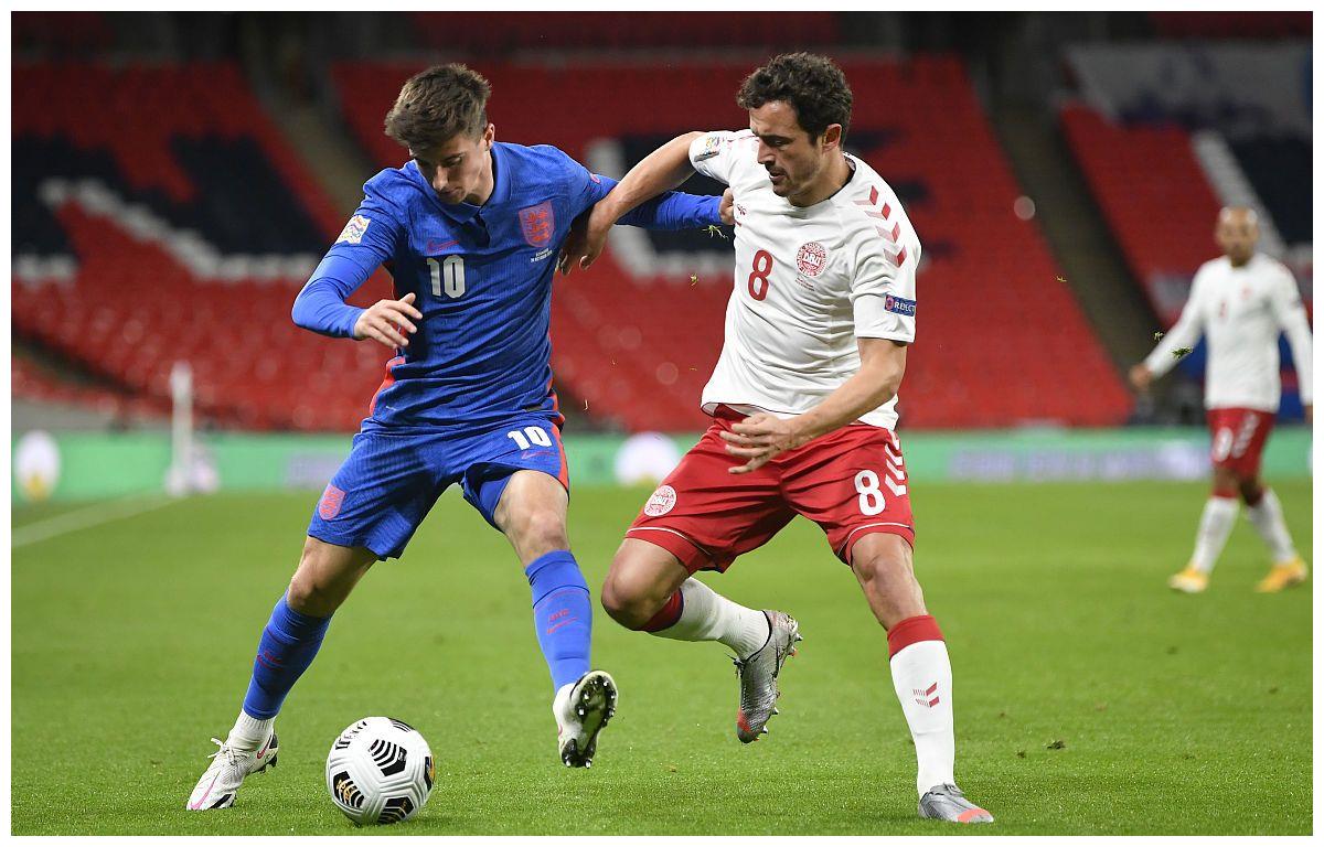 荷兰败给丹麦，提前出局无缘淘汰赛