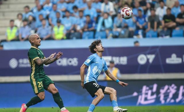 球队备战顶级比赛，连胜备战士气高昂