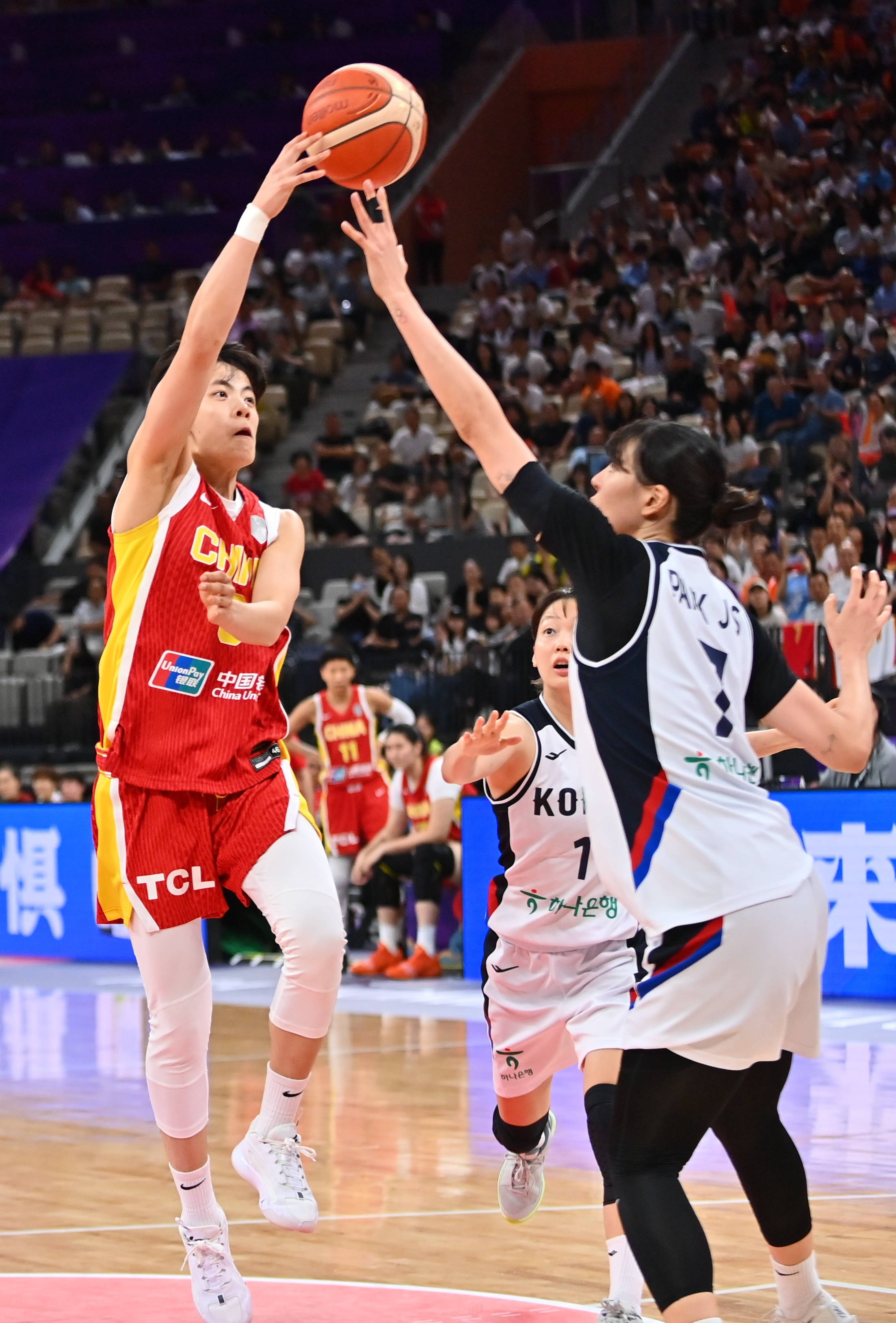 亚洲篮球明星赴欧试训，寻求新机会