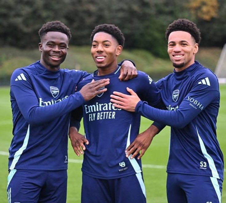 马斯雷克阿尔森温格带队备战下一场比赛