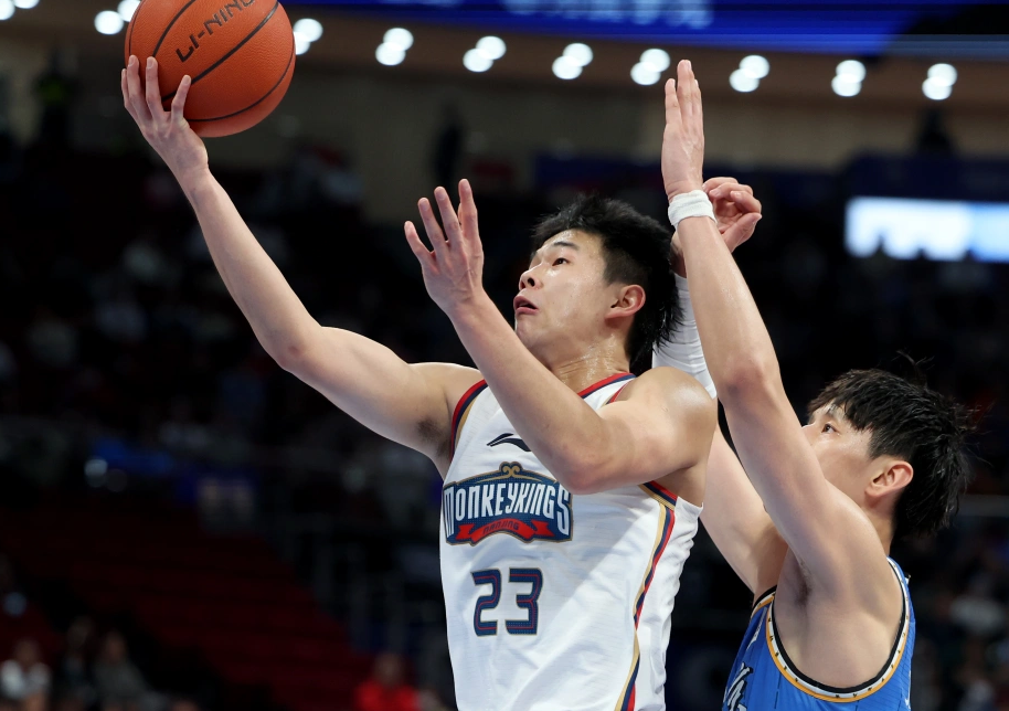 里尔客场压制对手，狂揽三分，势如破竹