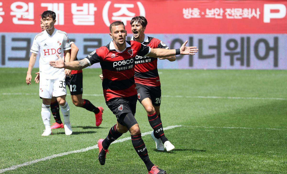 浦和红钻在主场取胜，打破比赛僵局