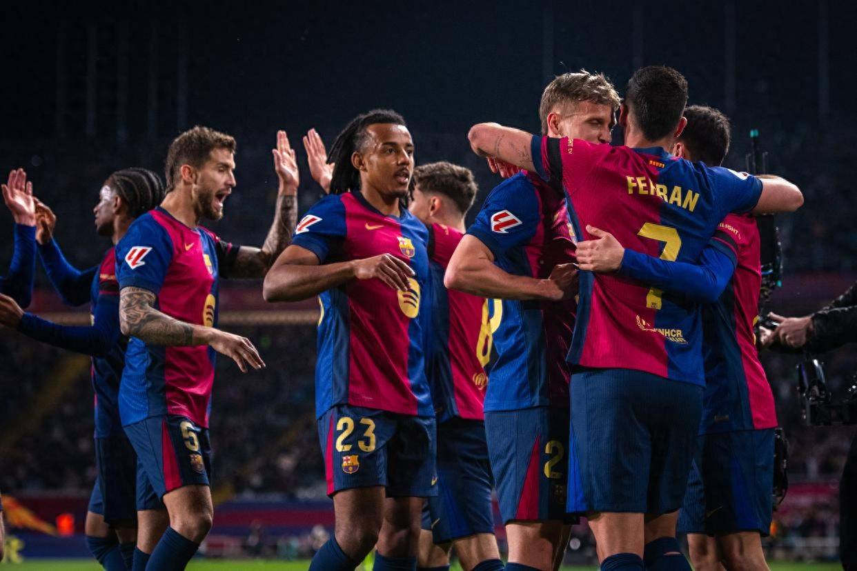 巴萨锋线配合默契，轻松获得三分！